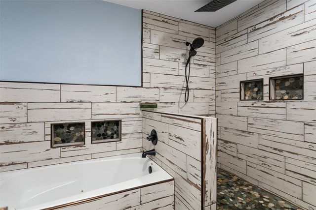 6608 Mccoy Court, Watauga, TX 76148