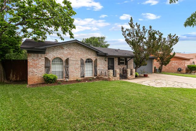 6608 Mccoy Court, Watauga, TX 76148