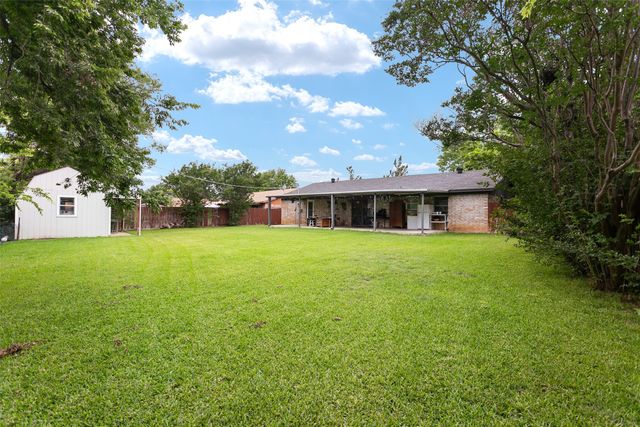 6608 Mccoy Court, Watauga, TX 76148