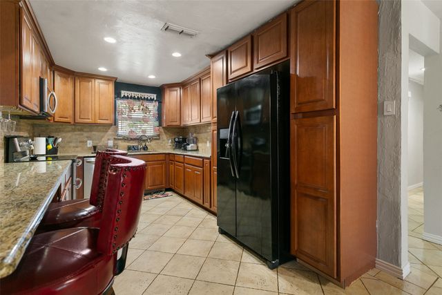 6608 Mccoy Court, Watauga, TX 76148