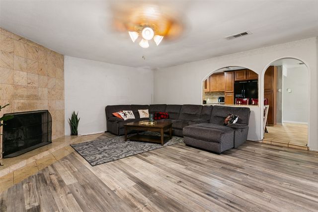 6608 Mccoy Court, Watauga, TX 76148