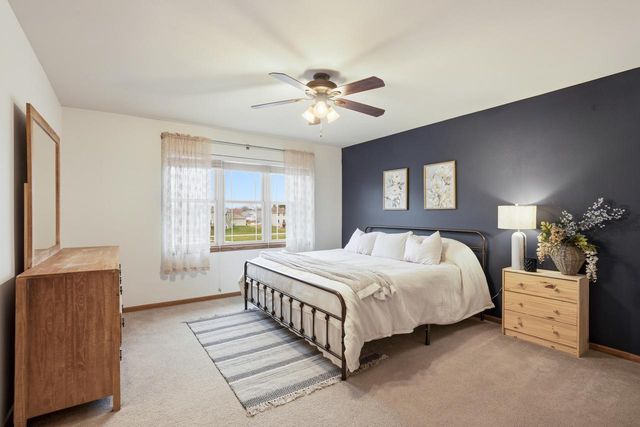 305 Skyland WAY, Deerfield, WI 53531