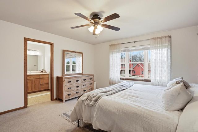 305 Skyland WAY, Deerfield, WI 53531