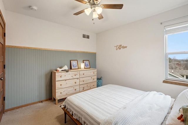 305 Skyland WAY, Deerfield, WI 53531