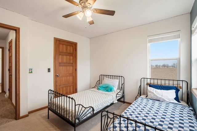 305 Skyland WAY, Deerfield, WI 53531