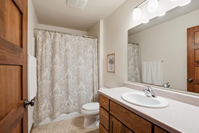 305 Skyland WAY, Deerfield, WI 53531