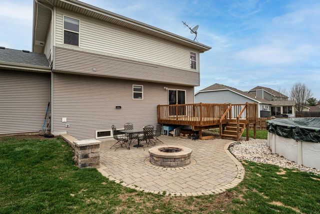 305 Skyland WAY, Deerfield, WI 53531