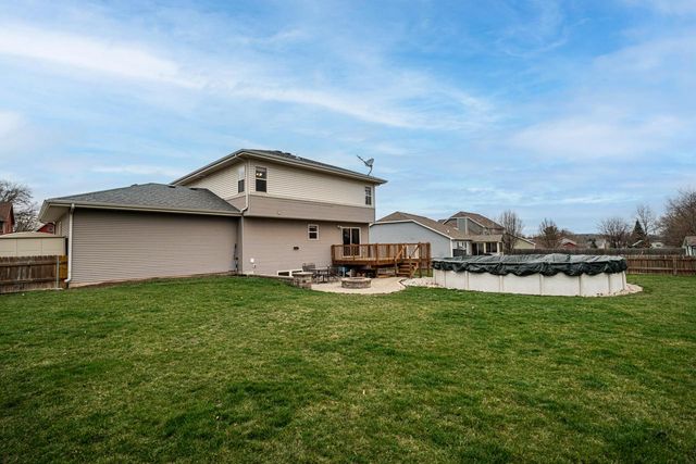 305 Skyland WAY, Deerfield, WI 53531