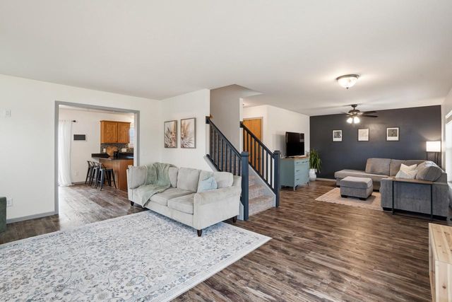 305 Skyland WAY, Deerfield, WI 53531