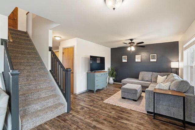 305 Skyland WAY, Deerfield, WI 53531