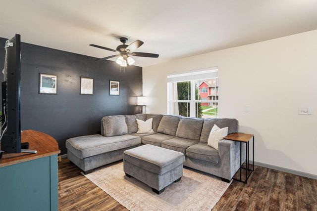 305 Skyland WAY, Deerfield, WI 53531