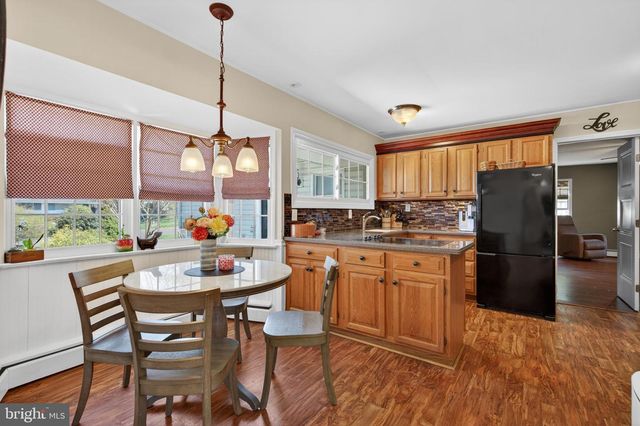 87 FLAMEHILL RD, Levittown, PA 19056
