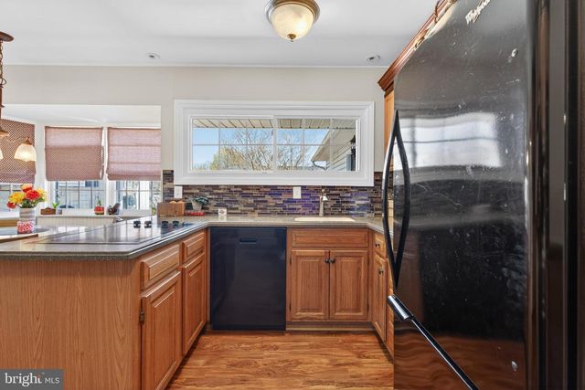87 FLAMEHILL RD, Levittown, PA 19056