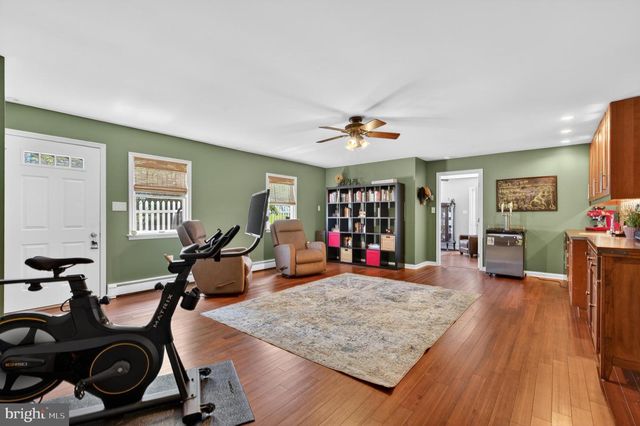 87 FLAMEHILL RD, Levittown, PA 19056