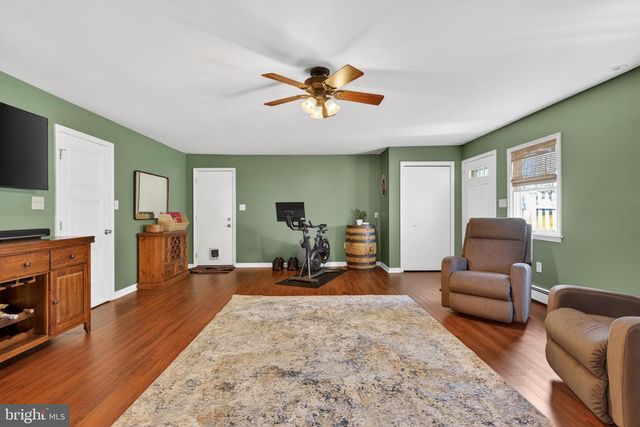 87 FLAMEHILL RD, Levittown, PA 19056
