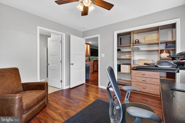 87 FLAMEHILL RD, Levittown, PA 19056