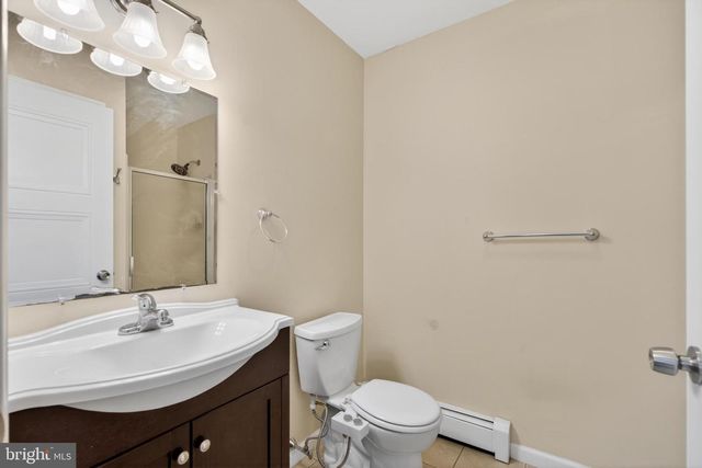 87 FLAMEHILL RD, Levittown, PA 19056