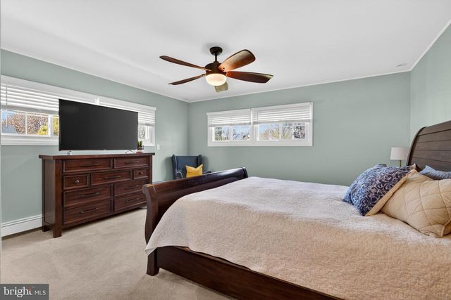 87 FLAMEHILL RD, Levittown, PA 19056