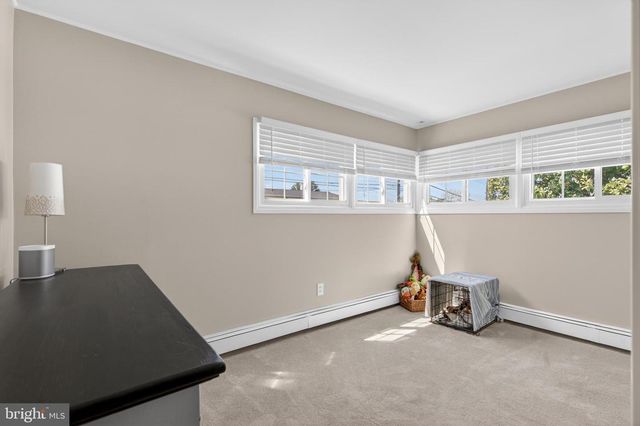 87 FLAMEHILL RD, Levittown, PA 19056