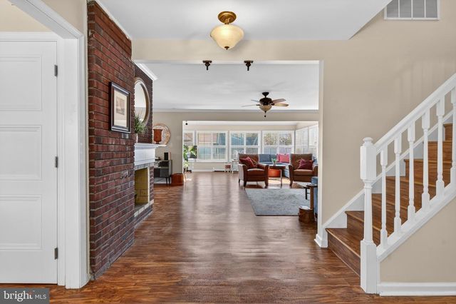 87 FLAMEHILL RD, Levittown, PA 19056