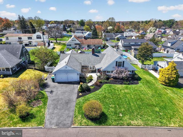 87 FLAMEHILL RD, Levittown, PA 19056