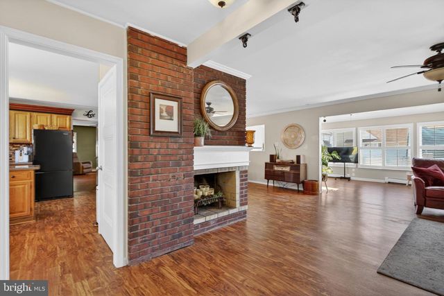 87 FLAMEHILL RD, Levittown, PA 19056