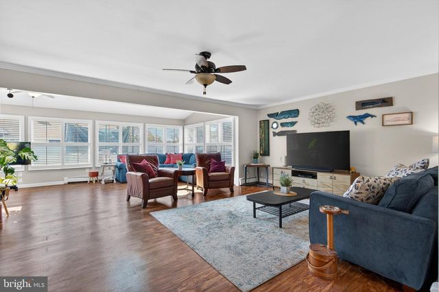 87 FLAMEHILL RD, Levittown, PA 19056