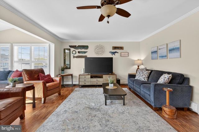 87 FLAMEHILL RD, Levittown, PA 19056