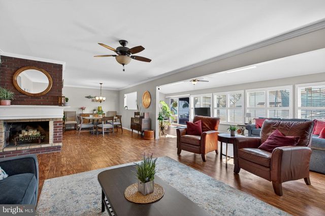 87 FLAMEHILL RD, Levittown, PA 19056