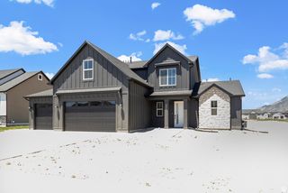 2502 W 2950 N #115, Farr West, UT 84404