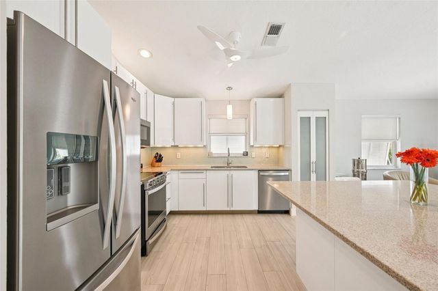 262 S HARBOR DRIVE, Holmes Beach, FL 34217
