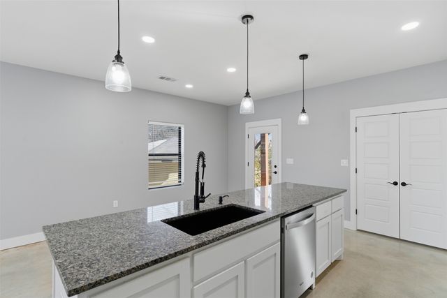 1004 W Hanna Street, Denison, TX 75020