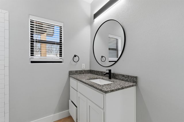 1004 W Hanna Street, Denison, TX 75020