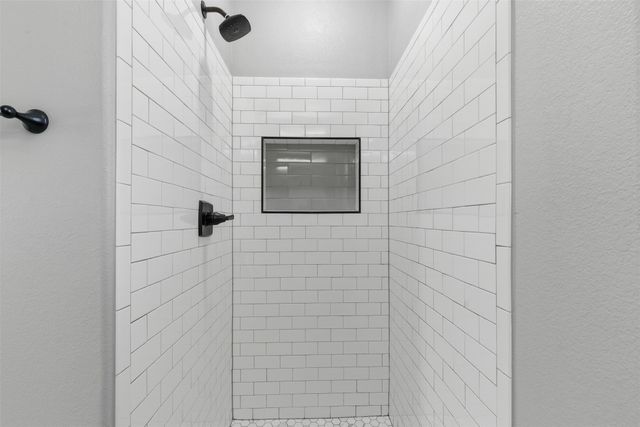 1004 W Hanna Street, Denison, TX 75020