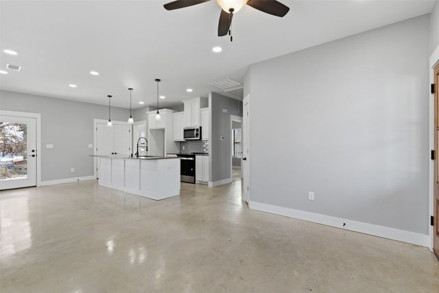 1004 W Hanna Street, Denison, TX 75020