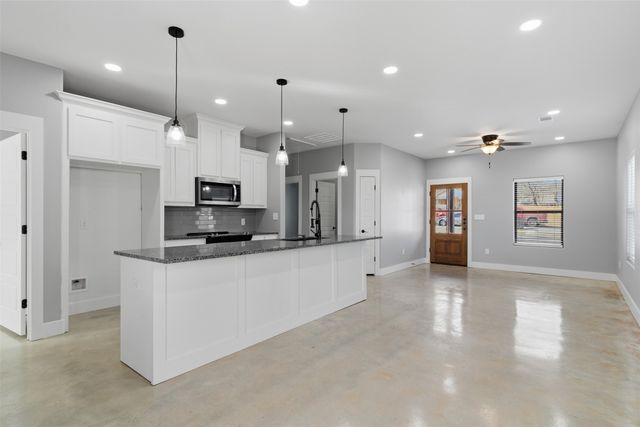 1004 W Hanna Street, Denison, TX 75020