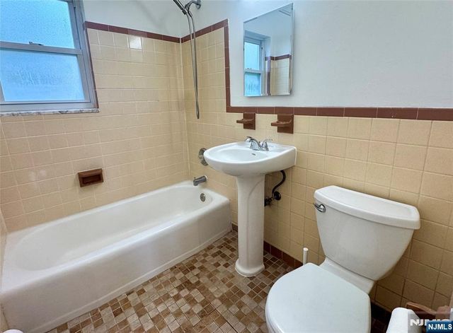 62 Regency Park, Ramsey, NJ 07446
