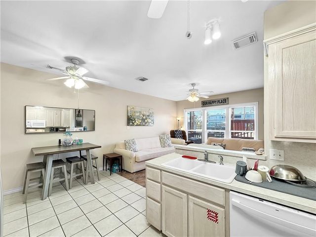 15433 Seamount Cay Ct 5, Corpus Christi, TX 78418