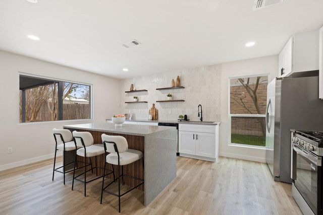 6106 Bridlington CIR, Austin, TX 78745