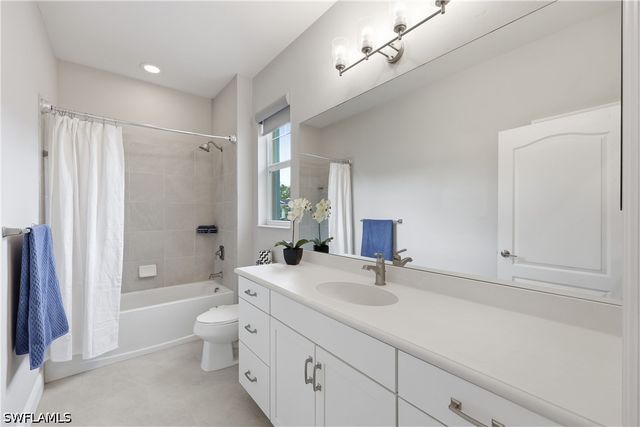 6966 Avalon CIR 908, Naples, FL 34112