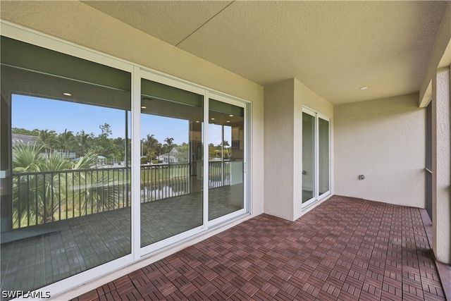 6966 Avalon CIR 908, Naples, FL 34112