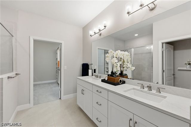 6966 Avalon CIR 908, Naples, FL 34112