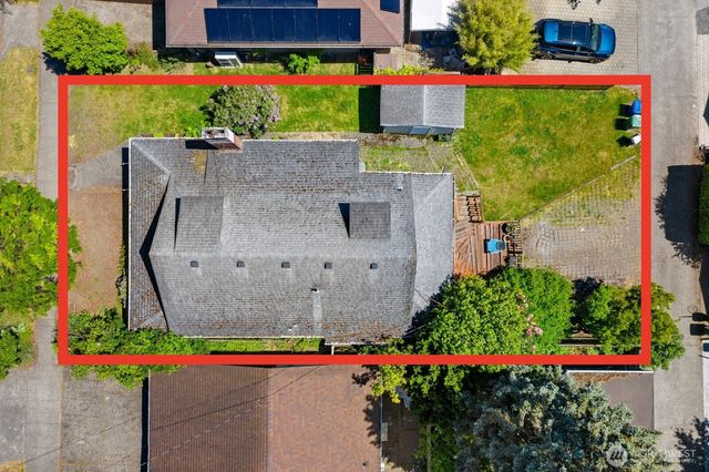 911 N 77th Street, Seattle, WA 98103