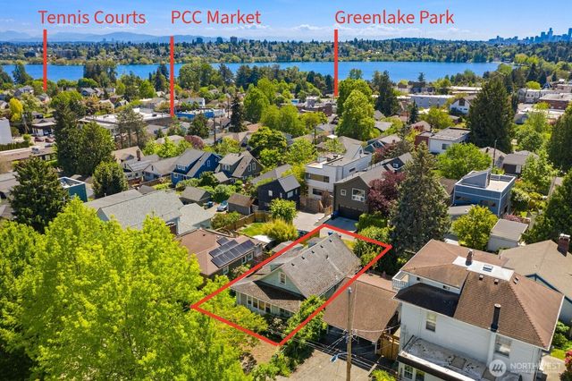 911 N 77th Street, Seattle, WA 98103