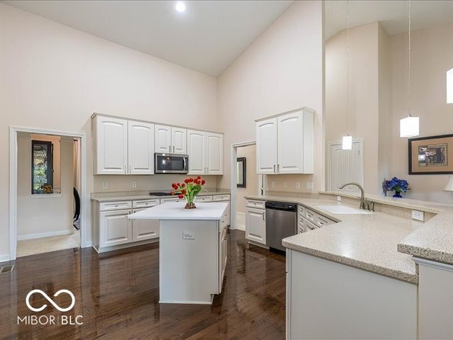 15471 Mission Hills Drive, Carmel, IN 46033
