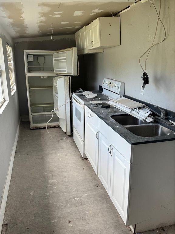 Image 15 of property listing at 309 OLD MISSION ROAD, New Smyrna Beach, FL 32168