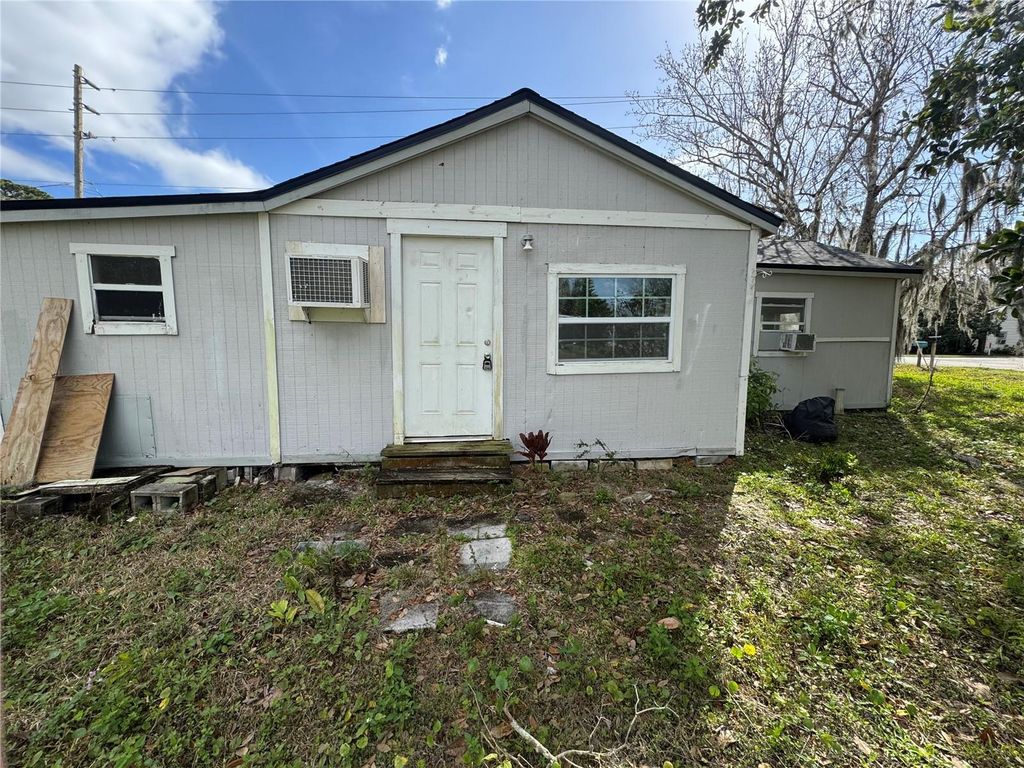 Image 4 of property listing at 309 OLD MISSION ROAD, New Smyrna Beach, FL 32168