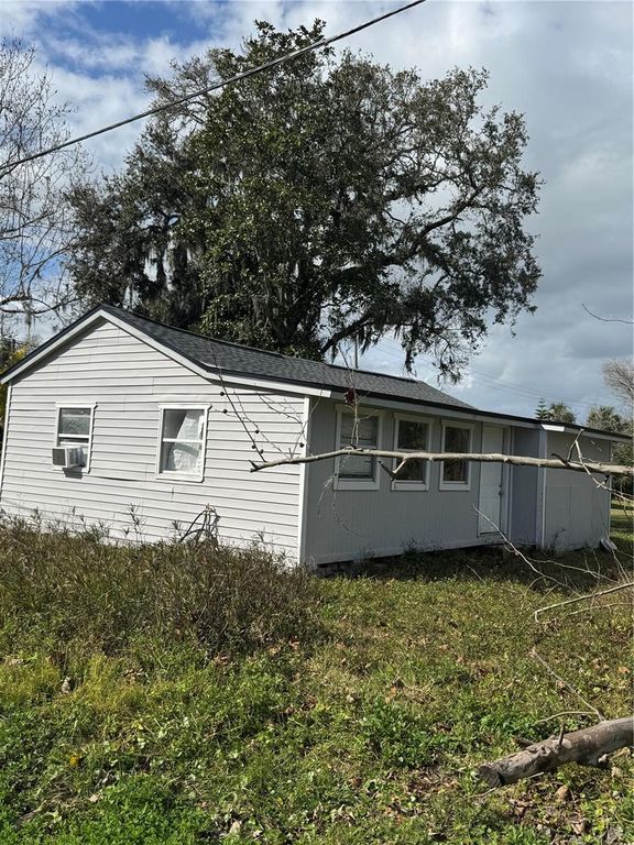 Image 7 of property listing at 309 OLD MISSION ROAD, New Smyrna Beach, FL 32168