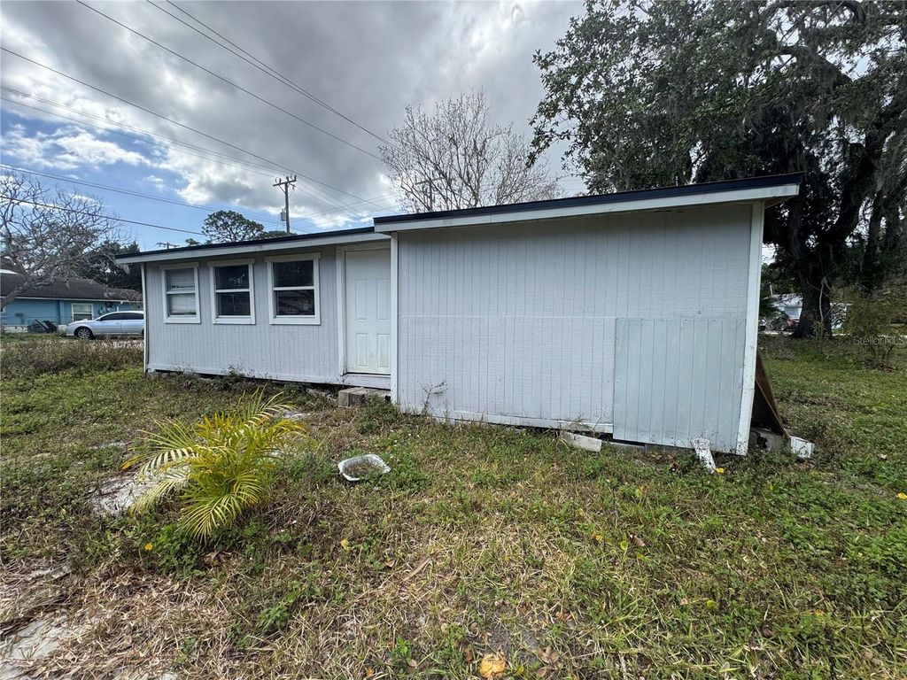 Image 8 of property listing at 309 OLD MISSION ROAD, New Smyrna Beach, FL 32168