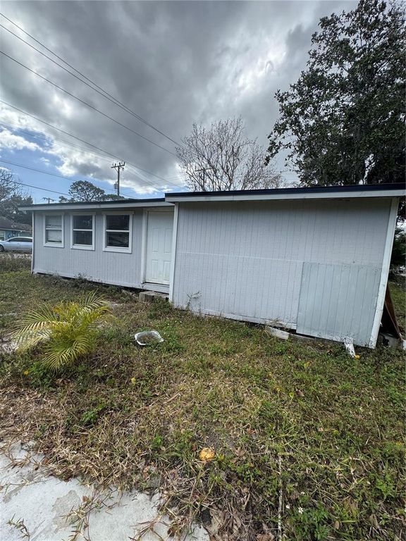 Image 9 of property listing at 309 OLD MISSION ROAD, New Smyrna Beach, FL 32168